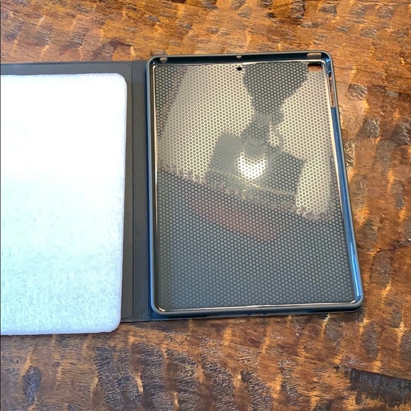 iPad case - Picture 3 of 4